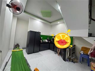 3 tầng 4pn cách võ văn hát 100m ô tô đỗ cửa giá chỉ nhỉnh 4 tỷ