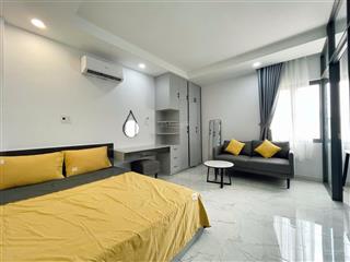 Căn hô 1 phòng ngủ thiết kế vách ngăn kính hiện đại, tiết kiệm không gian, siêu thoáng mát