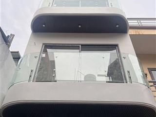 Độc lập 1 căn duy nhất tại ngô gia tự, long biên, hà nội