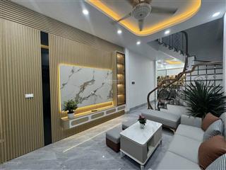 Bán nhà ngô thì nhậm la khê hà đông ô tô chạy quanh nhà tránh đỗ ngày đêm dt47m2 giá hơn 10 tỷ