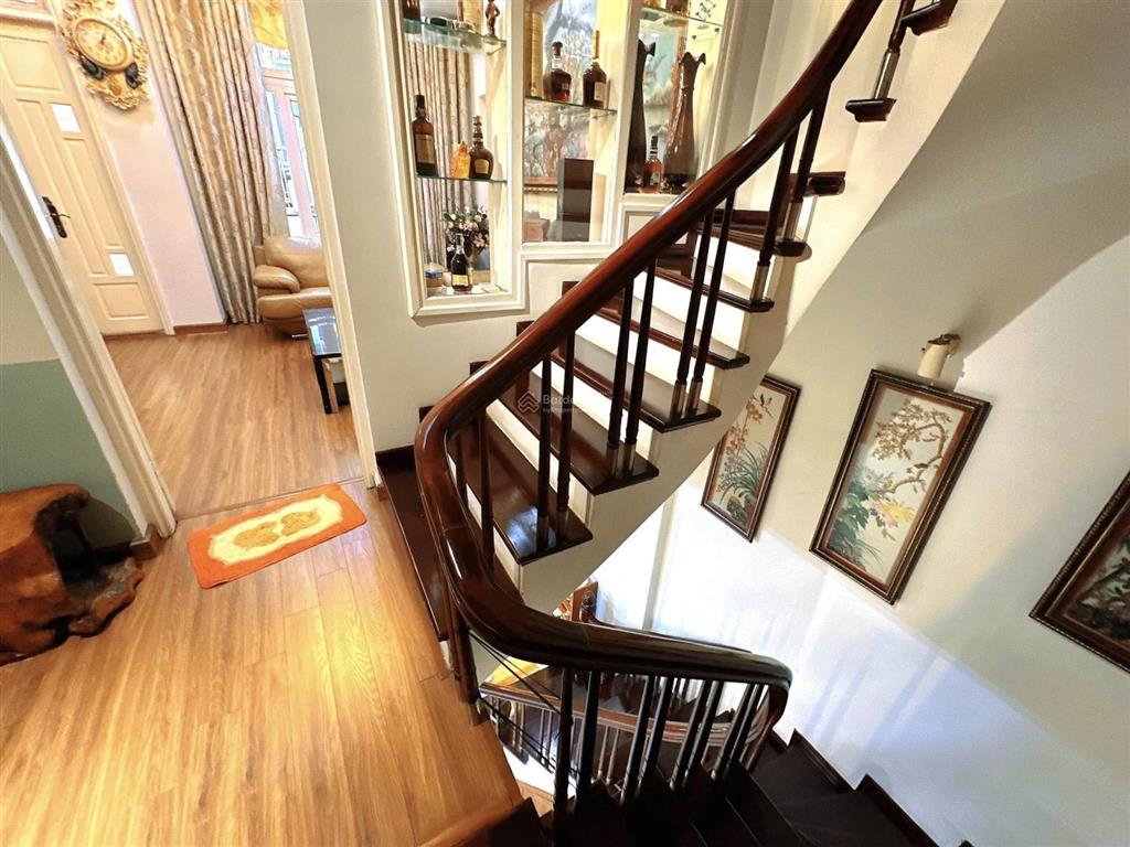 Chủ cần chuyển đổi bán gấp nhà trần phú hà đông lô góc ô tô tránh gần dt45m2 giá chỉ hơn 9 tỷ