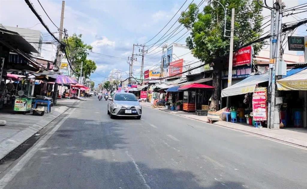 Chủ ngộp bán lô đất dt 108m2 chỉ 1tỷ268tr cách sân bay long thành 4km ngay trung tâm long thành shr