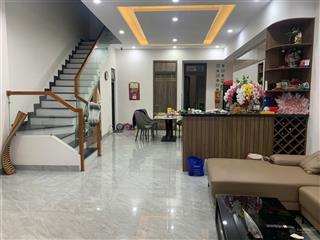 Bán gấp nhà 3 tầng 4pn đường mỹ khê 7. ngay trung tâm tài chính, gần biển, thông ra võ văn kiệt