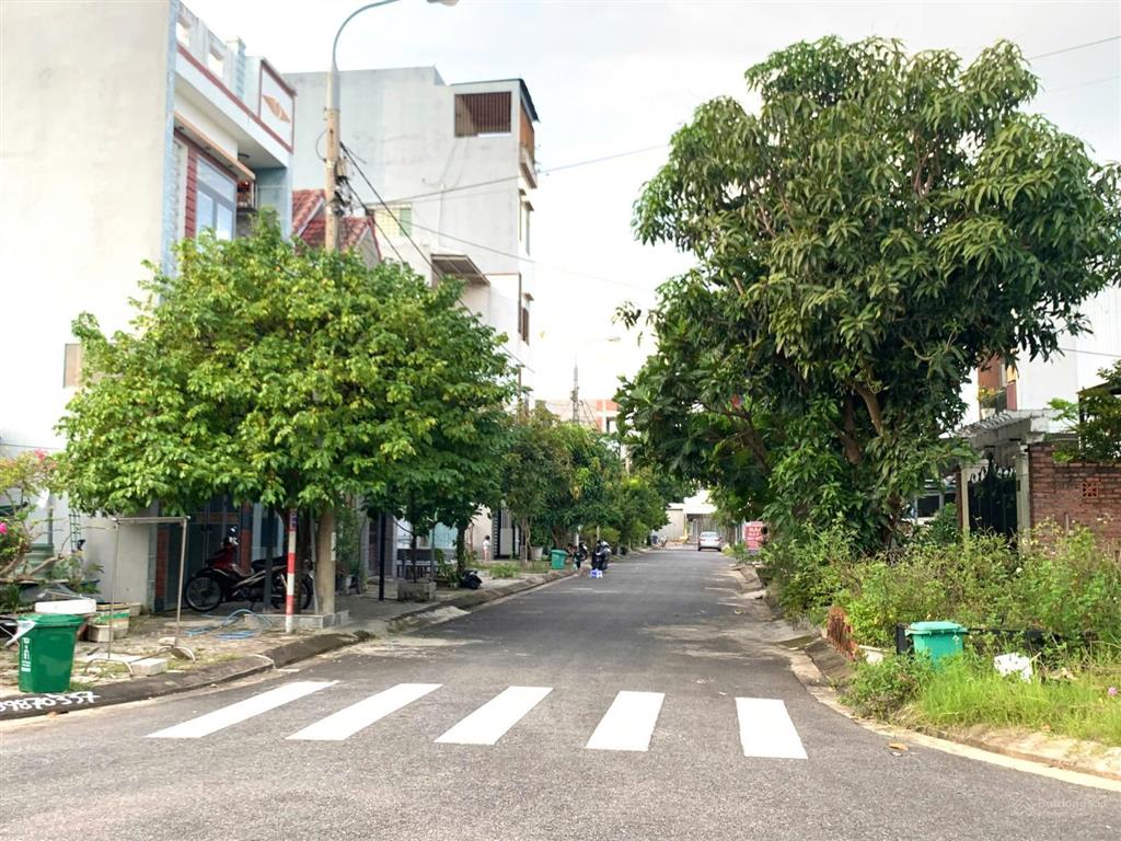 Bán lô đất sạch đẹp đông trà 2 khu làng đại học đà nẵng  4,5 tỷ