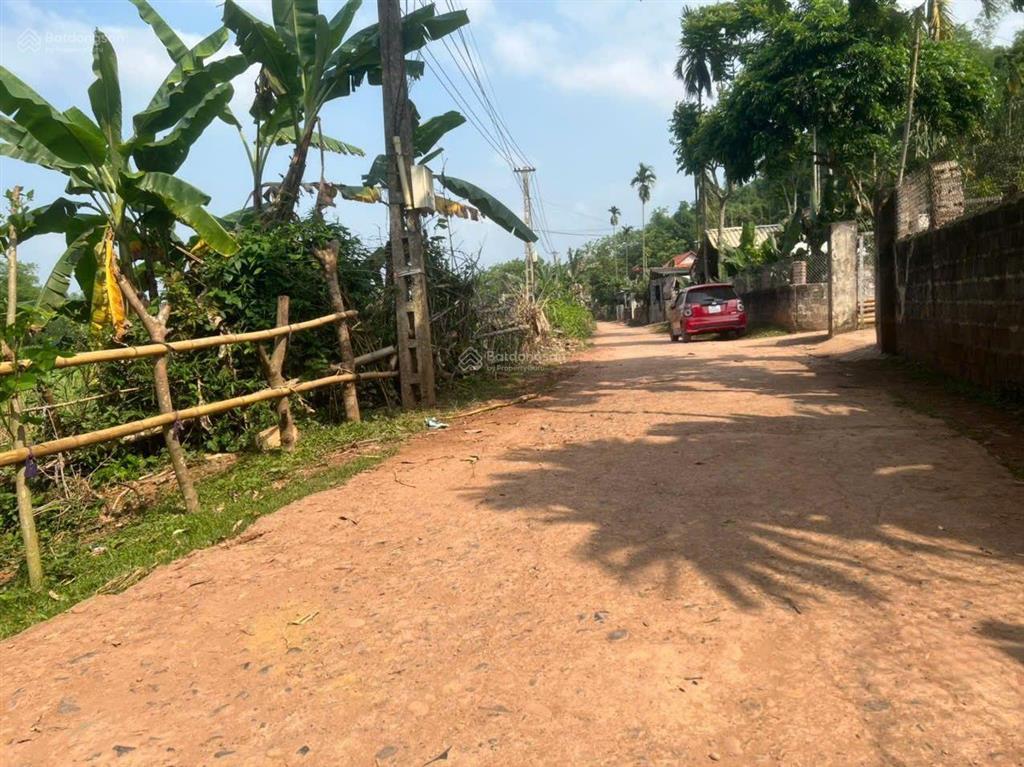 Cần bán gấp  chính chủ đất hòa bình sát sông bưởi  view đẹp k ngập lụt, ô tô vào đất mặt tiền 62m