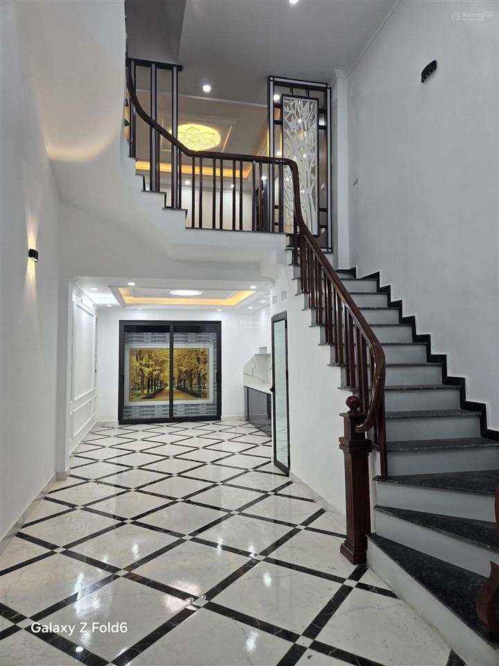 Tứ hiệp thanh trì nhà đẹp mới koong tiện ích ngập tràn 50m2 xây 5tầng. chỉ 20m ra đường nguyễn