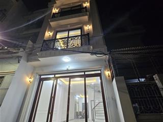 Nhà riêng diện tích 80m . tại quynh đô hà nội căn nhà 4.5 tầng có hướng cửa chính