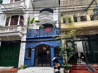 Bán nhà hoàng cầu  gần hồ  phân lô vỉa hè trước nhà ô tô tránh