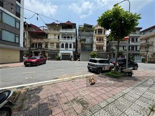 Bán đất tặng nhà 3 tầng lâm hạ  ô tô tránh nhau vỉa hè  gần hồ vài bước ra vườn hoa  ở sướng