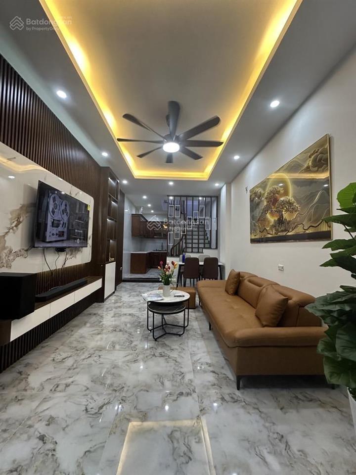 Bán nhà phố huế  nhà đẹp ở ngay  gần phố  dân trí cao  40m loanh quanh 10 đồng