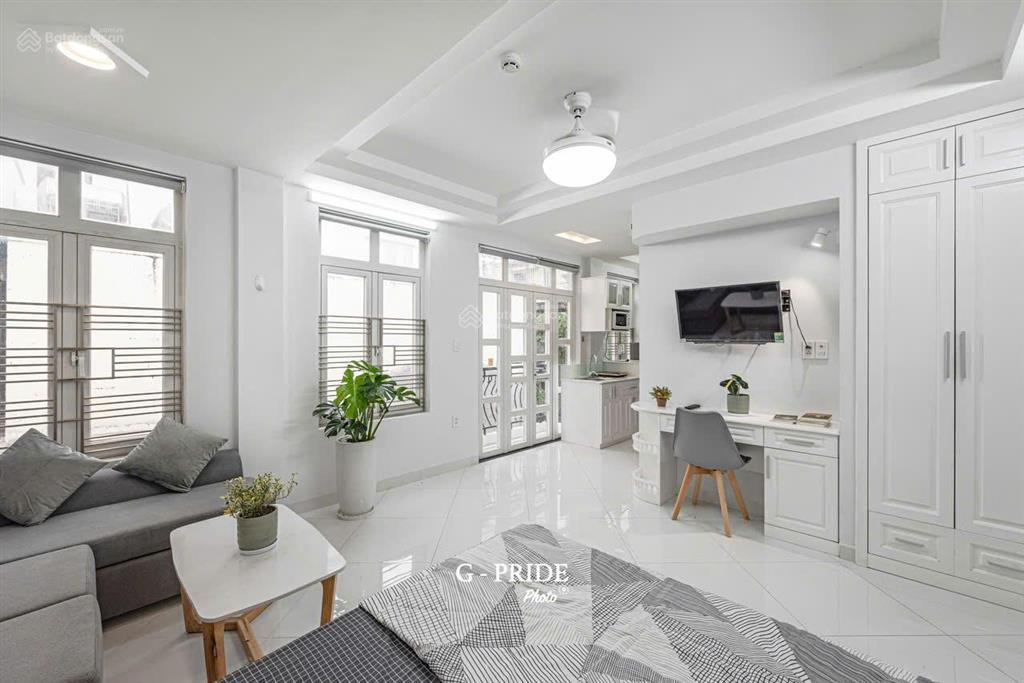 Studio 45m2 trung tâm quận 1 bancony giặt riêng, view đẹp, ngay công viên tao đàn, vincom đồng khởi