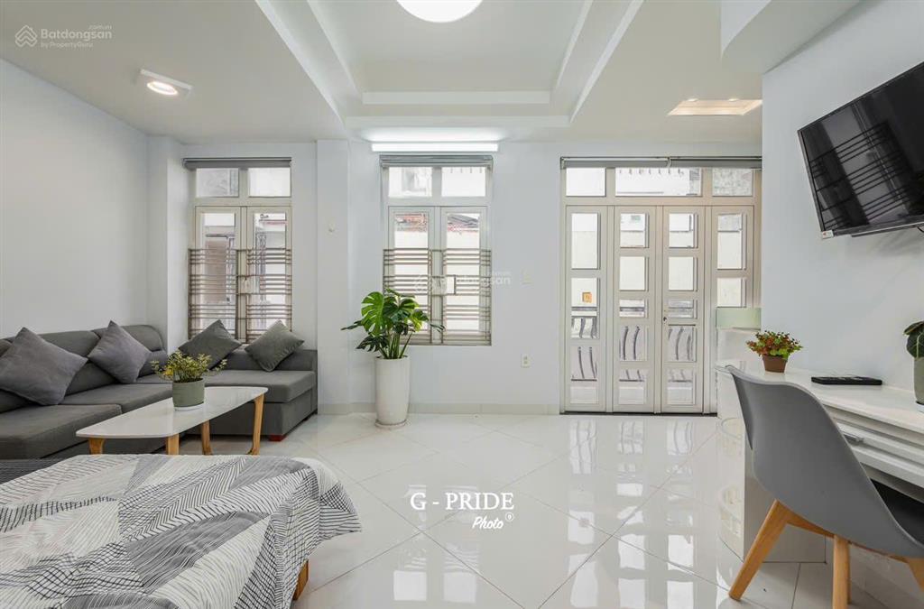 Studio 45m2 trung tâm quận 1 bancony giặt riêng, view đẹp, ngay công viên tao đàn, vincom đồng khởi