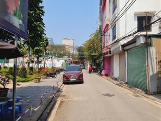 Bán căn nhà rất gần mặt phố trạm  kinh doanh sầm uất  gần vườn hoa  khu dân trí cao