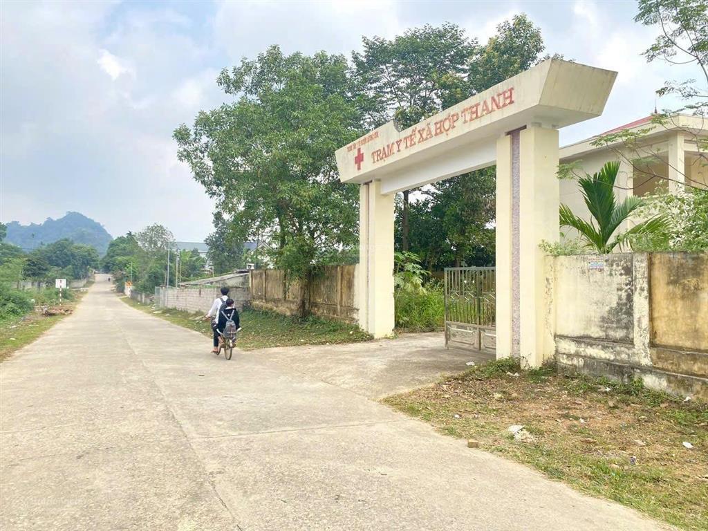 Bán đất 500m2 trung tâm thanh sơn 400m2 thổ cư sẵn sổ mặt tiền 20m ô tô vào tận đất