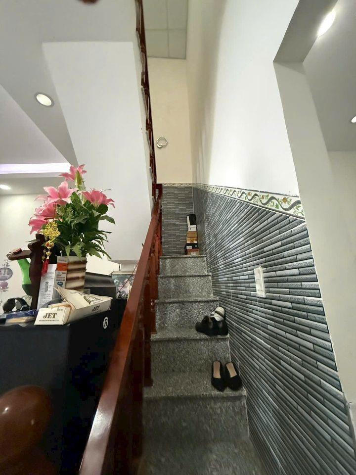 Bán nhà 2 tầng hẻm Phước Hải - Nha Trang cách đường B7 chỉ 50m  