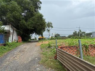 Đất 2 mặt tiền đường nhánh ôtô 1 sẹt cách phạm thái bường 30m, chợ hòa bình 100m. diện tích 1525m2