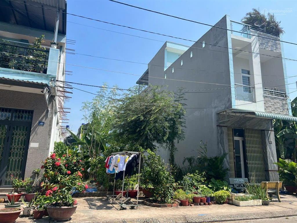 Cần bán đất ngay trường tiểu học bình chánh đường tỉnh lộ 832 giá 525 triệu/ 100m2 đường lộ oto