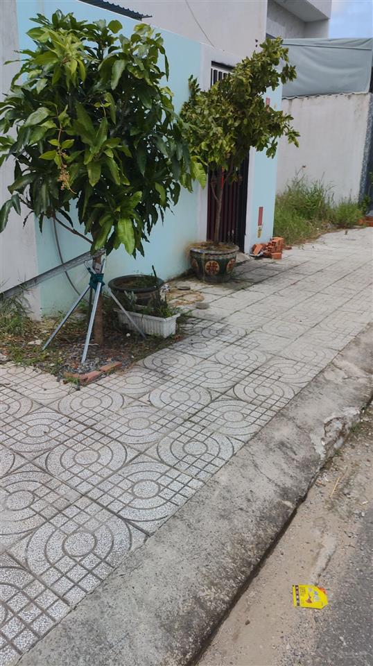 Chính chủ bán ngộp lô đất ngay chợ phường 5, tp. tân an.giá 720 triệu / 90m2 thổ cư sổ riêng