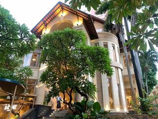 Biệt thự kiến trúc cổ kính kiểu pháp  sang trọng  lô góc  2 mặt phố  nơi hội tụ tinh hoa