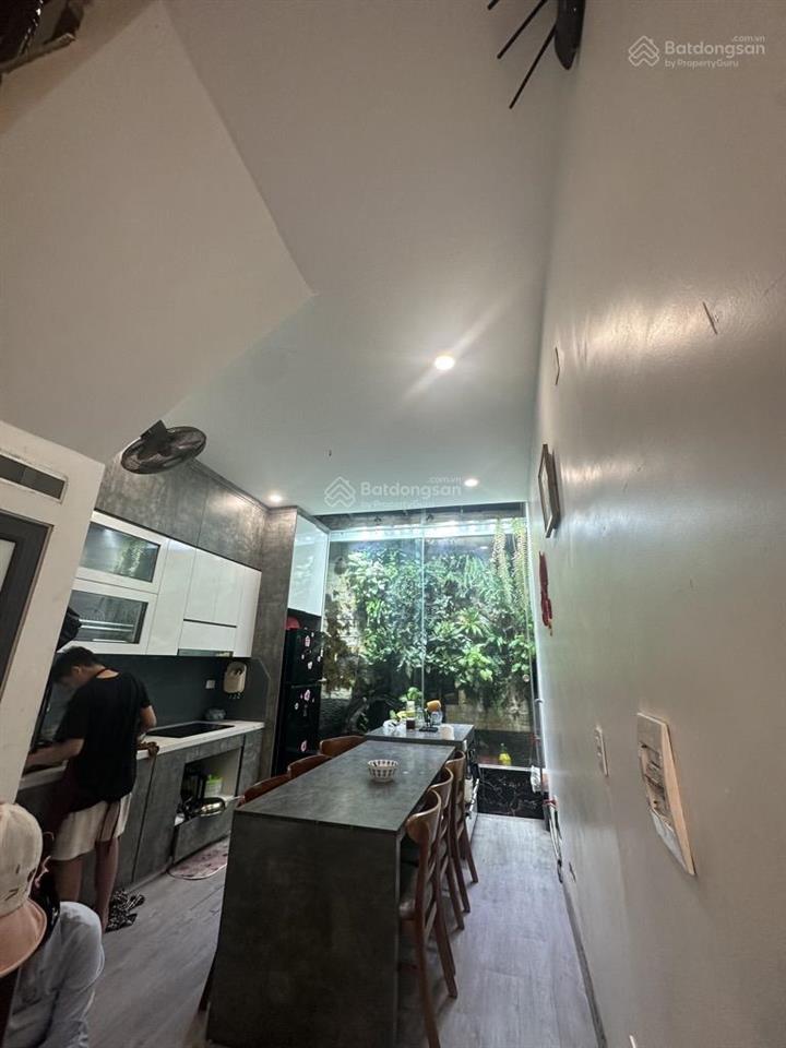 Chính chủ bán nhà 5 tầng tự xây kiên cố , diện tích 50m2 , ô tô đỗ cửa ngày đêm .