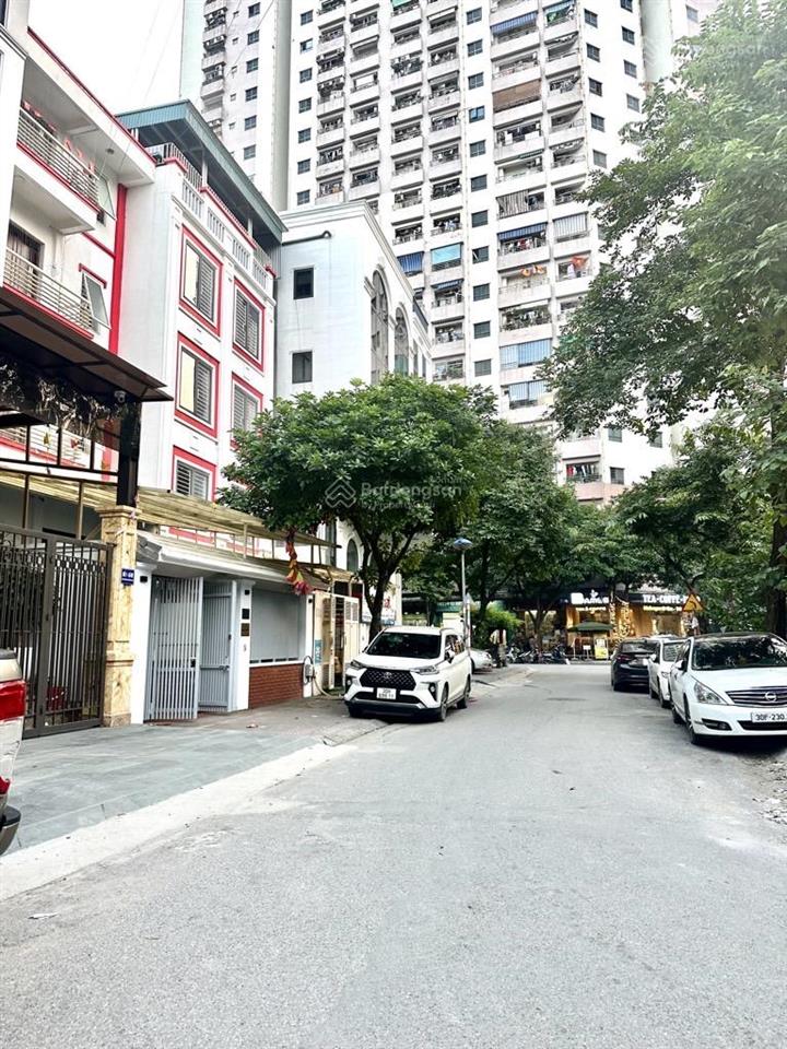 Chính chủ bán nhà 5 tầng tự xây kiên cố , diện tích 50m2 , ô tô đỗ cửa ngày đêm .