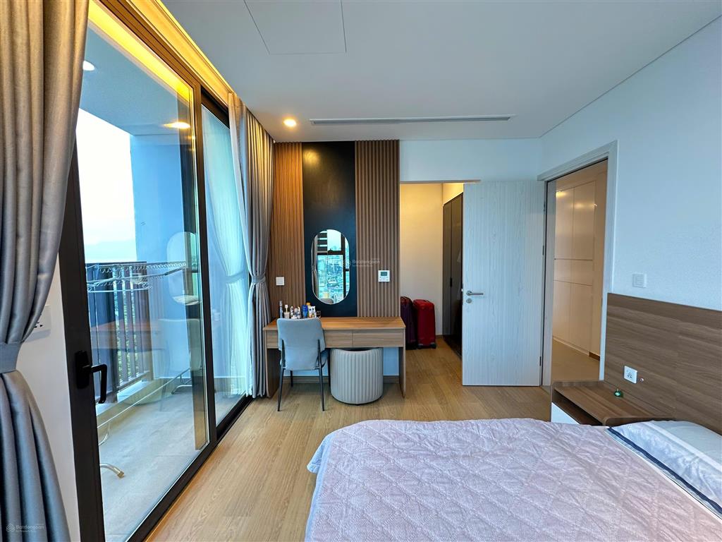 Chính chủ cần cho thuê căn hộ dát vàng sam towers full nội thất, căn view đẹp