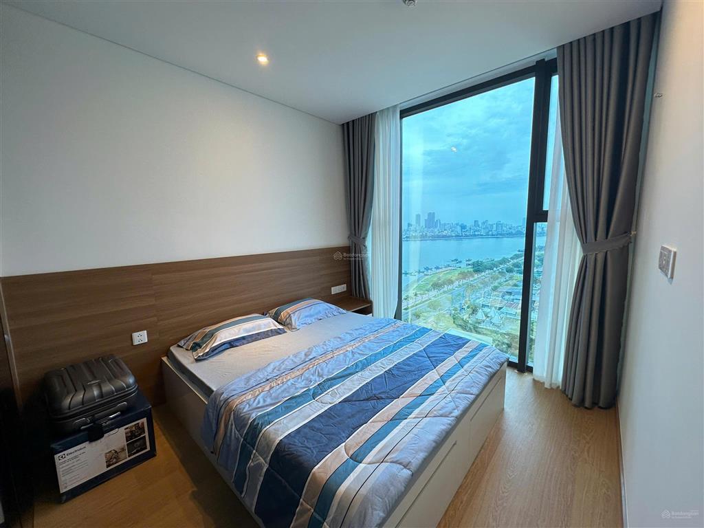 Chính chủ cần cho thuê căn hộ dát vàng sam towers full nội thất, căn view đẹp