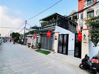 Nhà mặt tiền tl28  ngã tư ga  7pn  7.6 tỷ  120m2