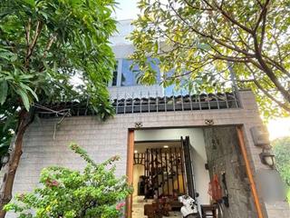 Rẻ nhất bờ kè thạnh xuân  65m2  3 tầng 3pn  xe hơi thông  4.4 tỷ