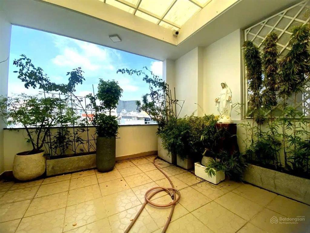 Bán nhà hoàng văn thụ, phường 8, phú nhuận  nhà có thang máy  xe bán tải đỗ cửa  giá 18 tỷ