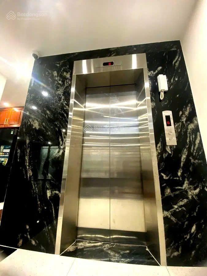 Bán nhà hoàng văn thụ, phường 8, phú nhuận  nhà có thang máy  xe bán tải đỗ cửa  giá 18 tỷ