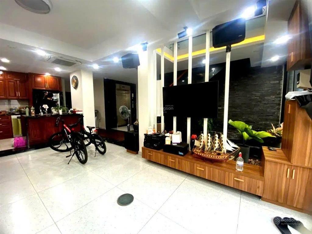 Bán nhà hoàng văn thụ, phường 8, phú nhuận  nhà có thang máy  xe bán tải đỗ cửa  giá 18 tỷ