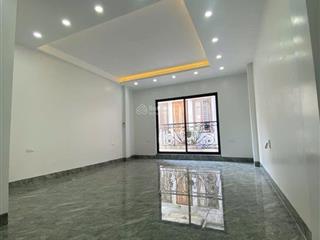 Bán nhà cầu giấy 45m 6 tầng thang máy, ô tô vào nhà nhỉnh 18 tỷ