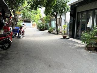 Ngay cv gia định  gò vấp 
hxt 6m gần mt  5 tầng  kinh doanh văn phòng
phạm văn đồng 60m  5t
