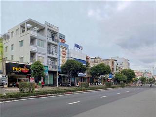 Hiếm, mặt tiền q11, 1 tầng 160m2. giá 150tr/m2  10,5x15m, đường trước nhà 30m, ngay đầm sen