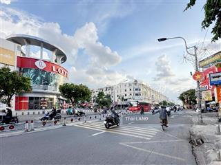 Shr  6,8 tỷ. nhà mới full nội thất ở ngay 4 tầng  4x13m, hẻm xe hơi 5m, bình tiên q6.