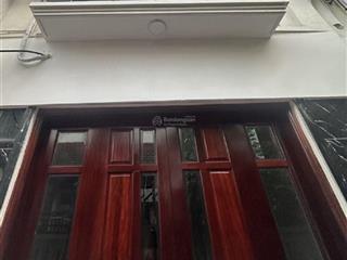 Nhà 5 tầng, thang máy, kd nhỏ, ô tô qua cửa. trung tâm tây hồ gần hồ tây, 5 phút phố cổ.