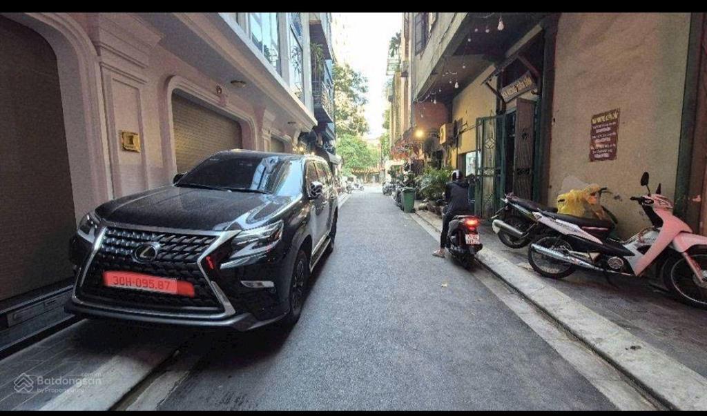 Giang văn minh  đội cấn kim mã  mặt ngõ thông kinh doanh ô tô đỗ cửa vào nhà, 1 bước ra phố.