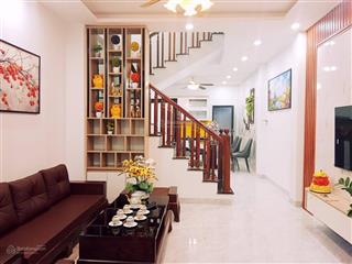 Nhà nguyễn khang giá tốt. gần phố 50m, ngõ thông thoáng, ô tô đỗ cạnh nhà, 52m²*5t, ở ngay, dân trí