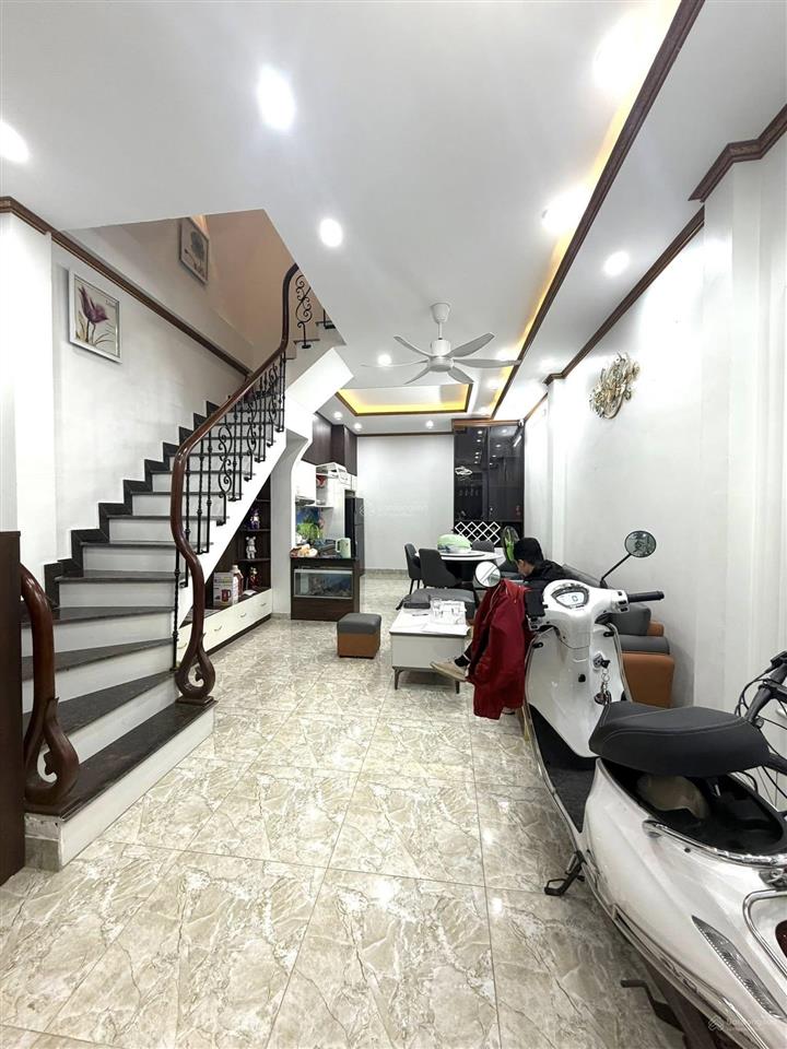 Hàng xóm vincom. nhà đẹp trần duy hưng, dân xây 5 tầng, 45m2, chỉ 9.5 tỷ, ngõ thông, ô tô tránh 20m