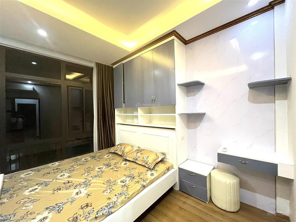 Hàng xóm vincom. nhà đẹp trần duy hưng, dân xây 5 tầng, 45m2, chỉ 9.5 tỷ, ngõ thông, ô tô tránh 20m