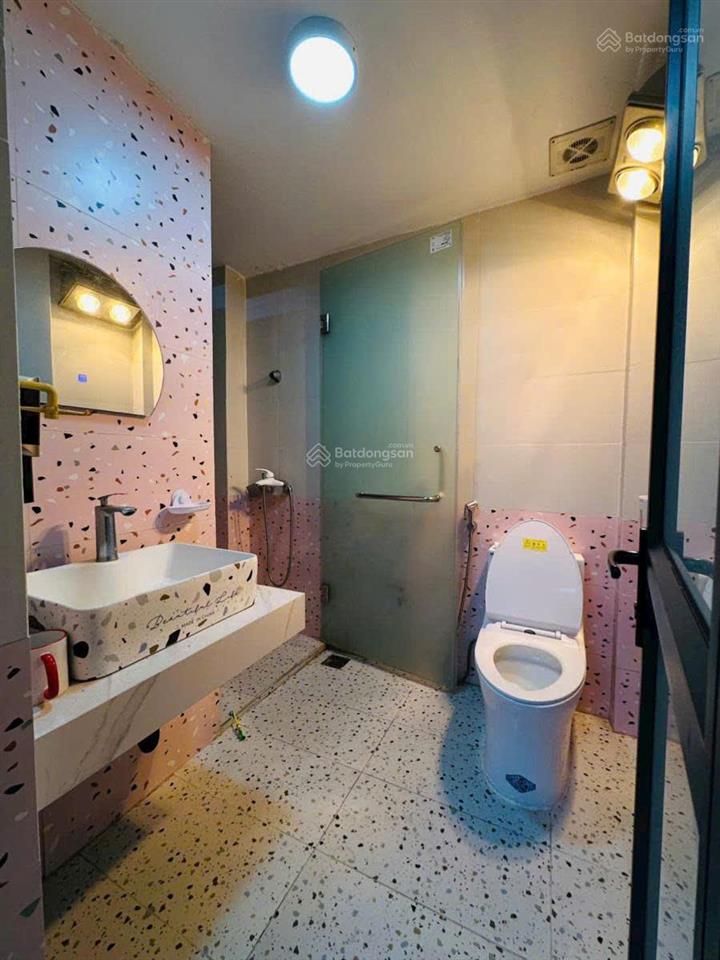 Hoa hậu trần duy hưng. ngõ phân lô thông, ô tô đỗ gần, ra phố chỉ 1 phút, nhà xây kiên cố, 44m2*5t