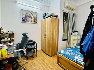 Cầu giấy, dân xây, còn đẹp ở luôn, ngõ 3 gác tránh, thông tứ tung, gần phố, thoáng, 39.5m2*5t