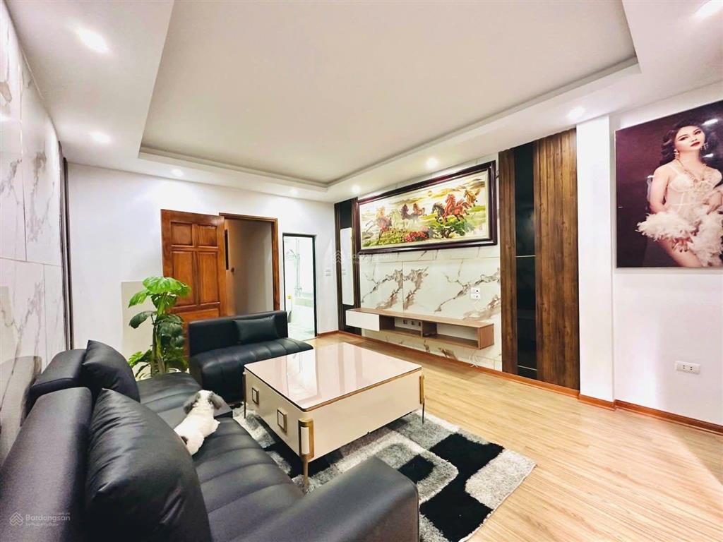 Võ chí công, nhà mới thang máy, ngõ ôtô, 30m ra ôtô tránh, thông tứ tung, ở sướng, 46m2*6t