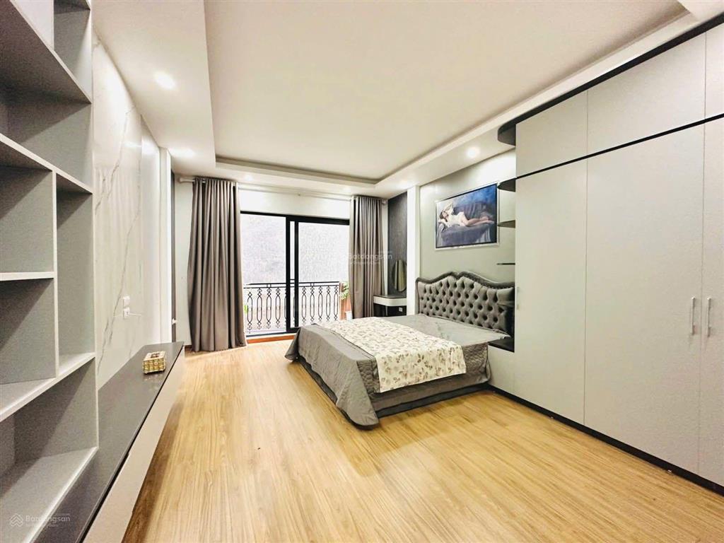 Võ chí công, nhà mới thang máy, ngõ ôtô, 30m ra ôtô tránh, thông tứ tung, ở sướng, 46m2*6t
