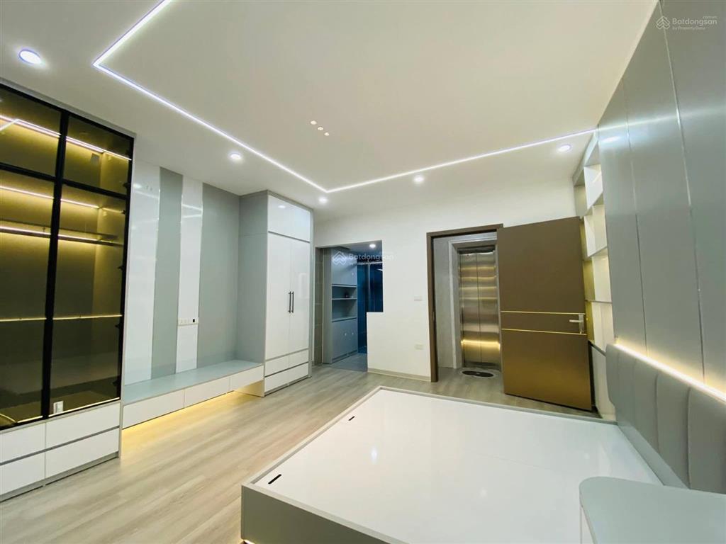 Bắt đáy! lạc long quân, ngõ 3 gác thông, thang máy, 50m ôtô tránh, mới ở ngay, 48m2*6t