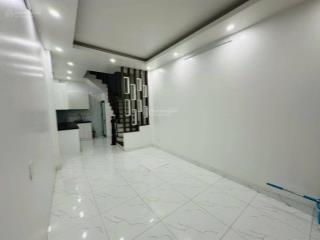 Giá sốc! cầu giấy, ngõ ô tô tránh, dân xây chắc chắn 70m ôtô ra phố, thoáng, sân xe, 37m2*5t