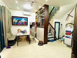 Tt cầu giấy, ngõ 3 gác tránh, gần ôtô, trước nhà rộng thoáng, dân xây chắc chắn, 38.9m2*5t