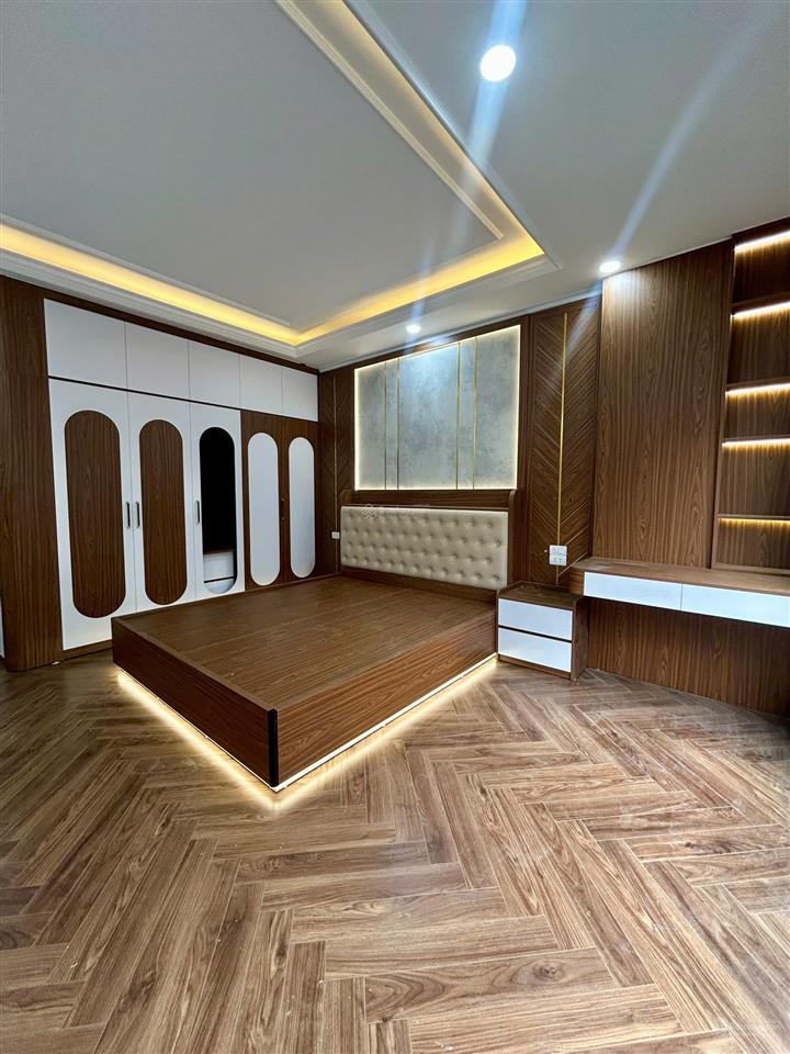 Tin thật! lô góc ngay mặt ngõ cầu giấy, 1bước ra phố, sát ôtô, lắp thang máy, ở sướng, cho thuế tốt