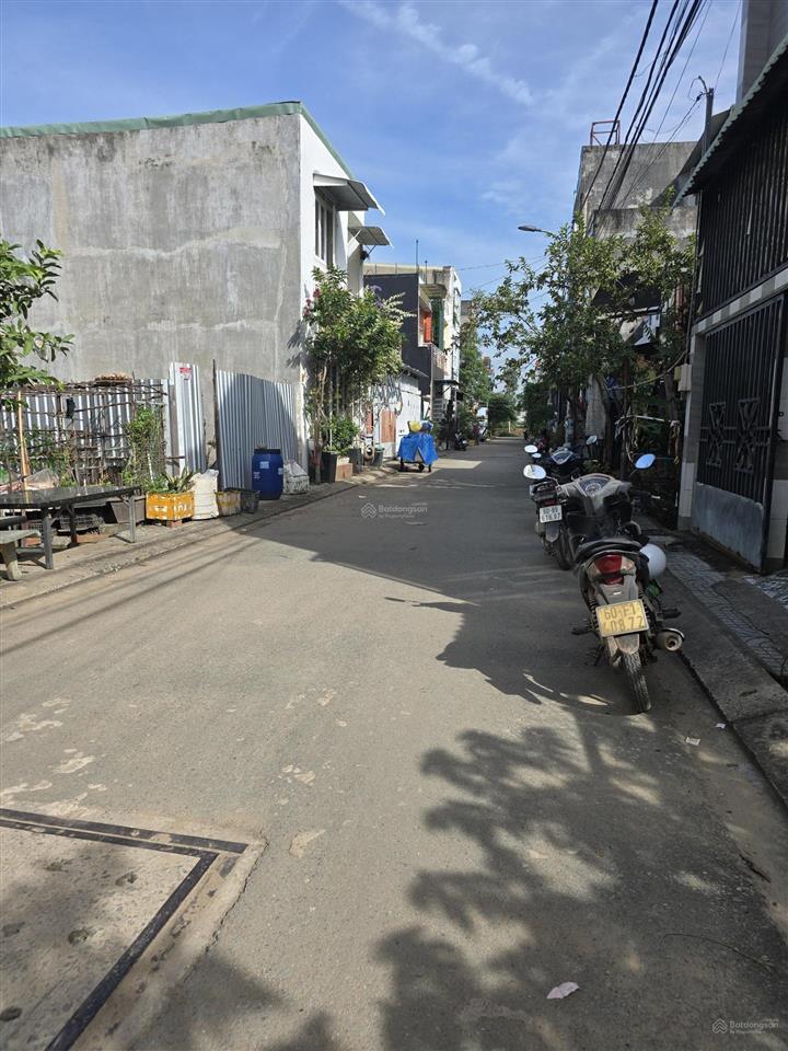 Bán đất đường lò lu trường thạnh 140m2 ngang 7m. giá 4.790 tỷ.